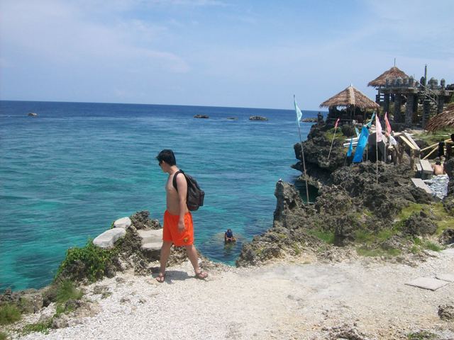 Batang Lakwatsero in Crystal Cove Batang Lakwatserong Yagit at Crystal Cove