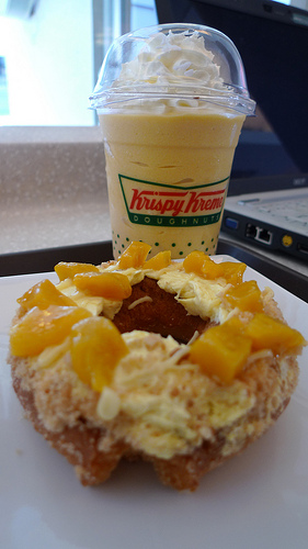 Krispy Kreme Manggo Kreme Cake and Chiller