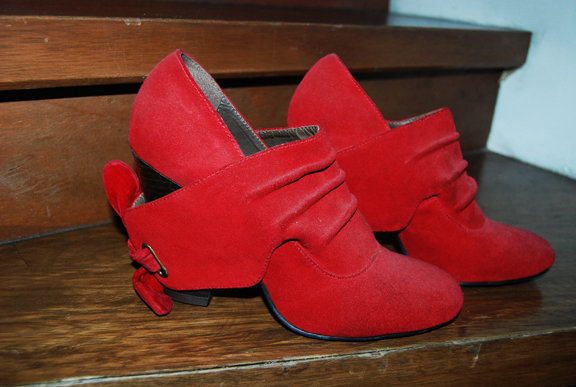 Steve Madden Suede- P3,000