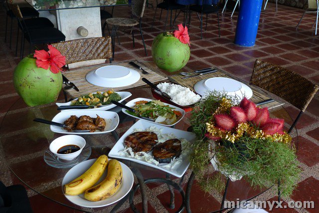Late Lunch at Dive Link