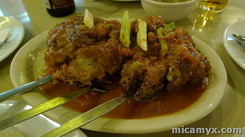 Dagupena Restaurant's Binagoongang Crispy Pata