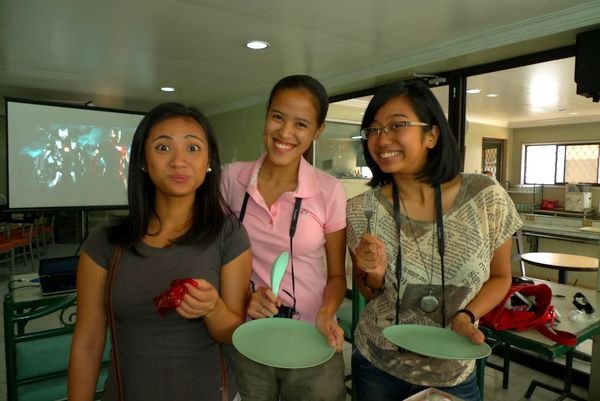 Cai, Mica and Sarah ready for merienda! (Mam Bebs Bakeshop)