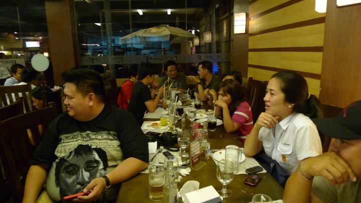 Serious talk at the other side of the table