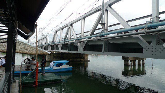 Under Dawel Bridge