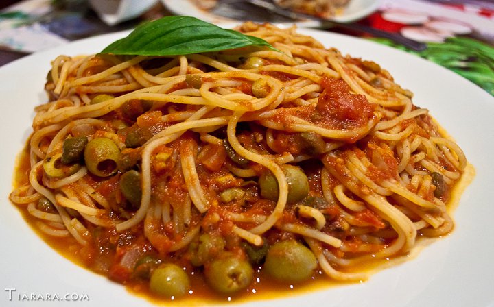 Pasta Marinara (Photo by Tiarara.com)