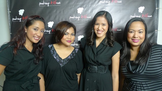 With the Makeup AVEnue crew. Thank you, girls! :D