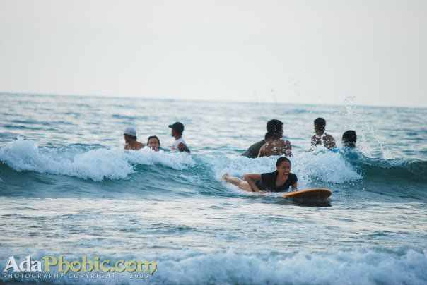 Help me! I can't surf! Waaaah!!!