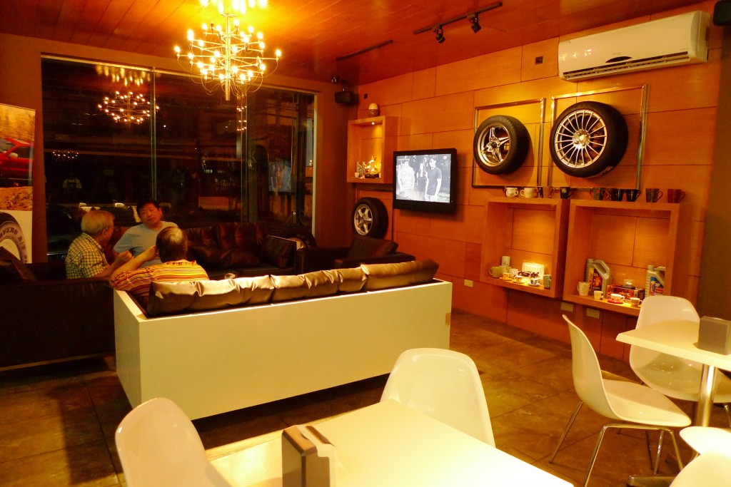 GT Dolce Cafe Patisserie in Dagupan City - with wheels!