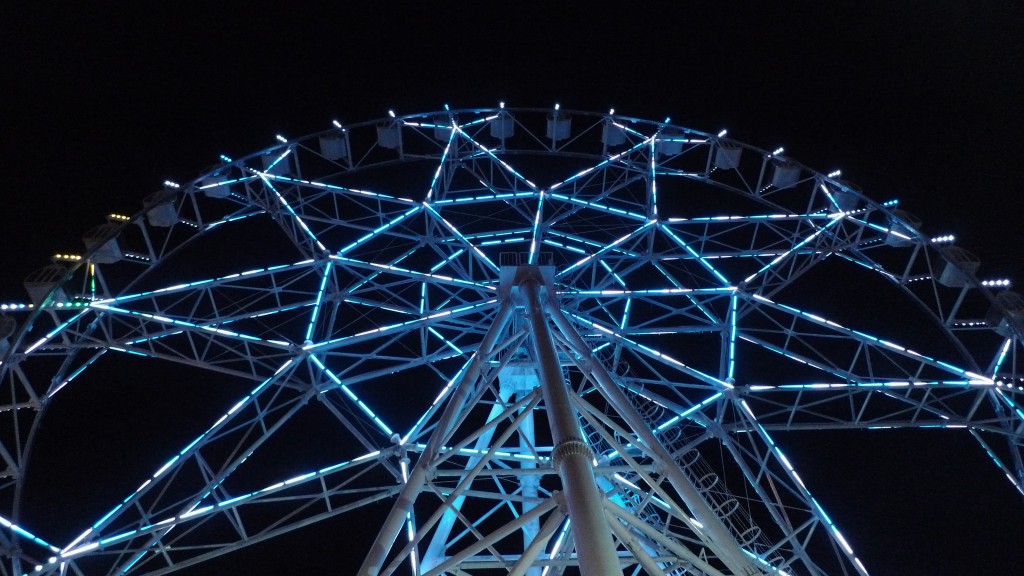 MOA Eye Ferris Wheel at Night