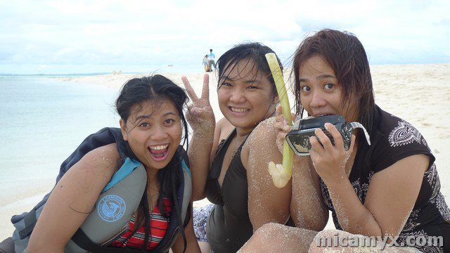Ruby, Maire & Kenjo : Three of my High School Gems <3 (White Island in Camiguin)