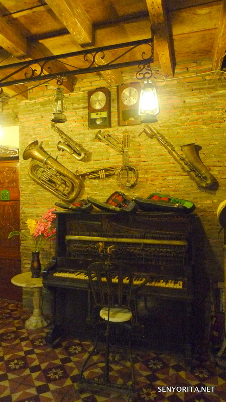 Can you hear the music playing? (Grandpa's Inn, Vigan)
