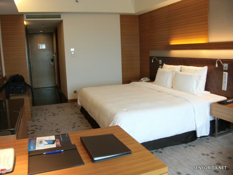 Radisson Blu Cebu Hotel's Superior Room Radisson Blu Cebu Hotel's Superior Room