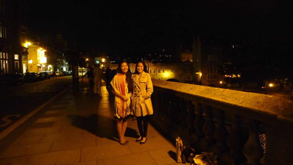 Roaming around Bath at night. No more pubs?!