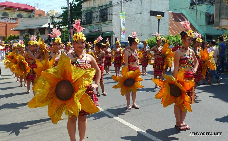 It's a bright and sunny day, isn't it? Lovely flowers from Baguio!