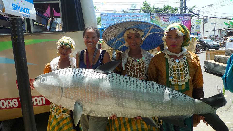 With the Bangus Festival dancers. Grilled Bangus din peg ko toinks