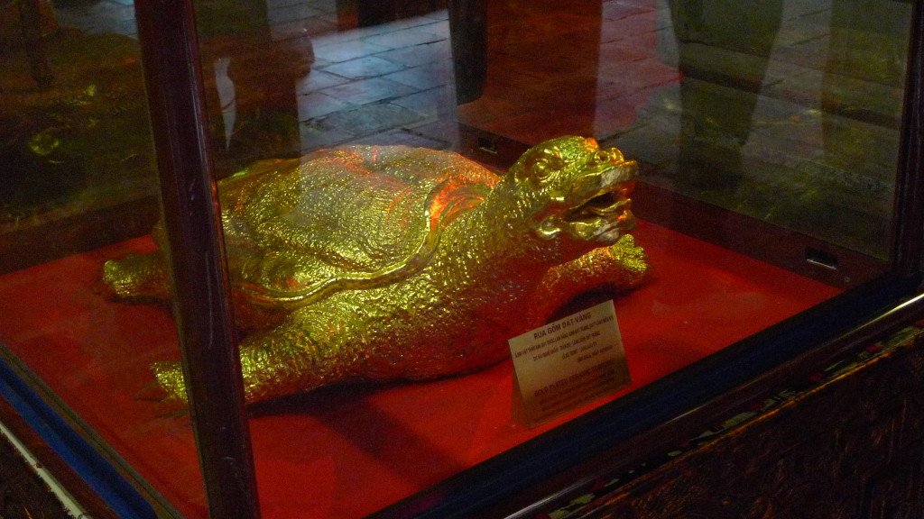 Hanoi-Vietnam-Temple-of-Literature-Gold-Turtle