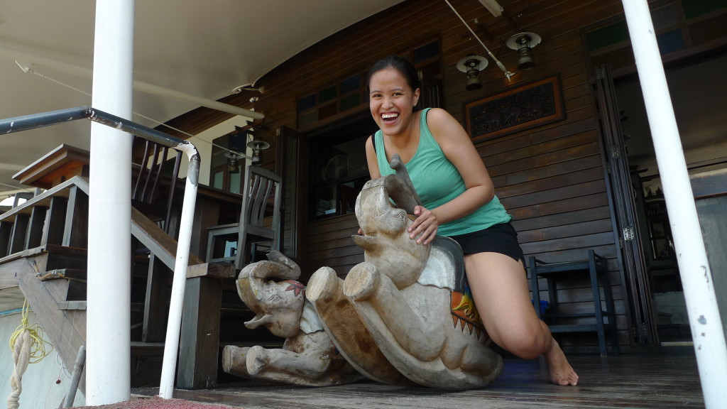 Happy Pinay travel blogger @ Happy Elephant Restaurant