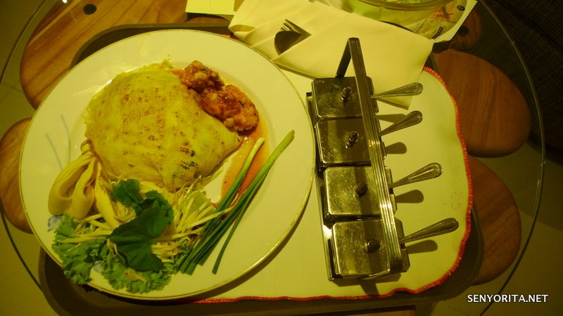 Room Service: Pad Thai for the hungry Pinay