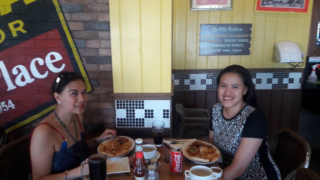 Late lunch at Shakeys Boracay, where my mom made friends with the staff right away by calling them with their first name :) 