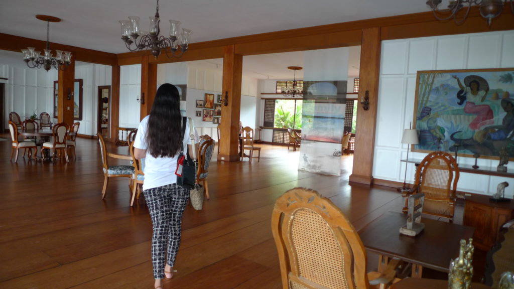 Walking around the Malacanang of the North