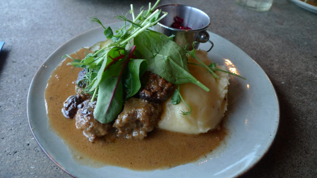 MALARPAVILJONGEN's Swedish Meatballs - Yummeh!