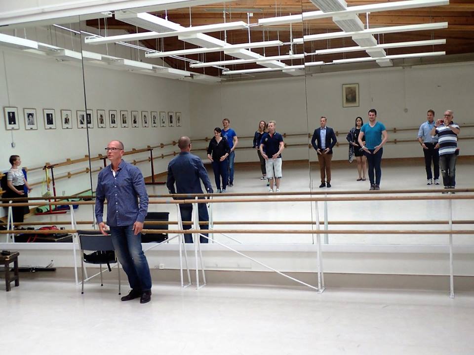 Basic ballet lesson with Roy!