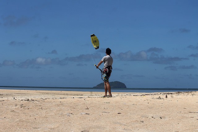 Edgar tries Kitesurfing in Cuyo