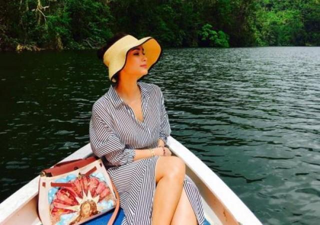 Sa susunod na Sorsogon trip ko mag-ala Heart Evangelista din ako. Stylish! Love it! :P