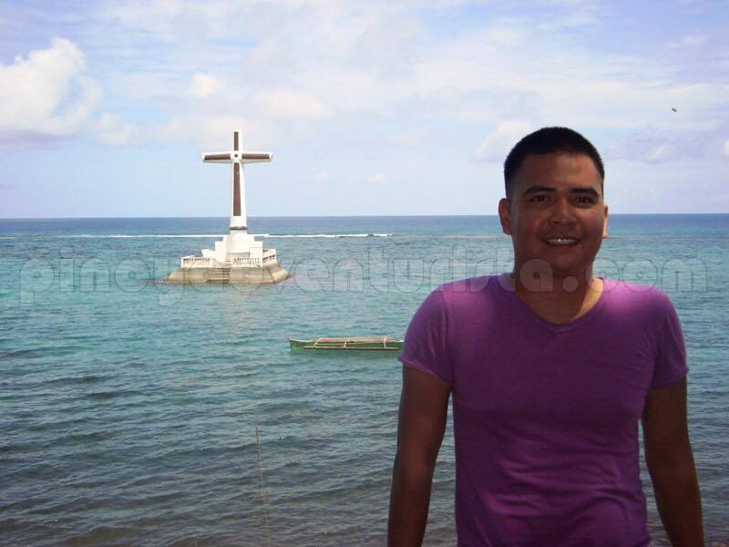 Mervin Marasigan of Pinoy Adventurista in Camiguin's Sunken Cemetery