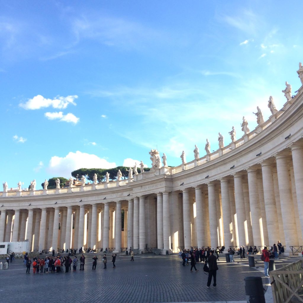 Strolling around St Peter's Square (Rome, Italy)