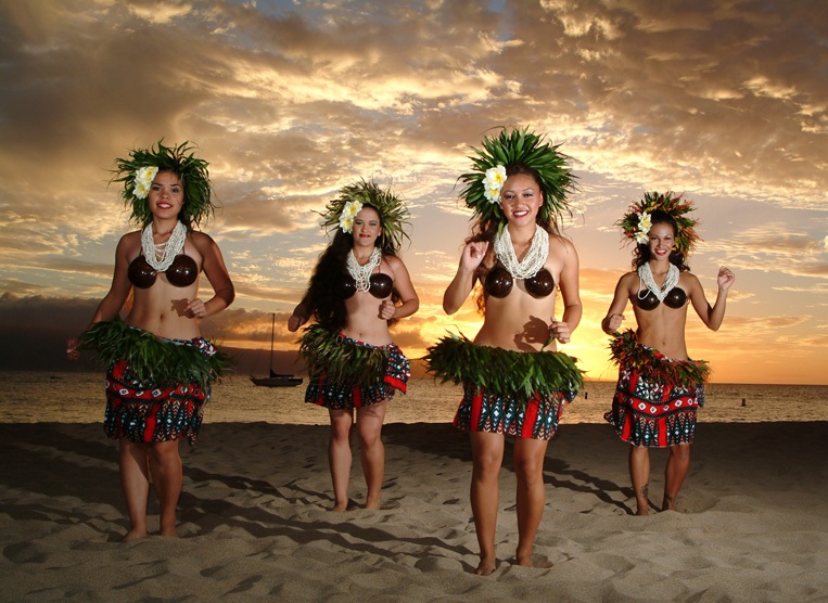 Luau Dancers in Oahu, Hawaii | Photo Source: Luau Dancers